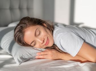 ¿Por qué estás cansada si duermes? Claves para cuidar tu descanso